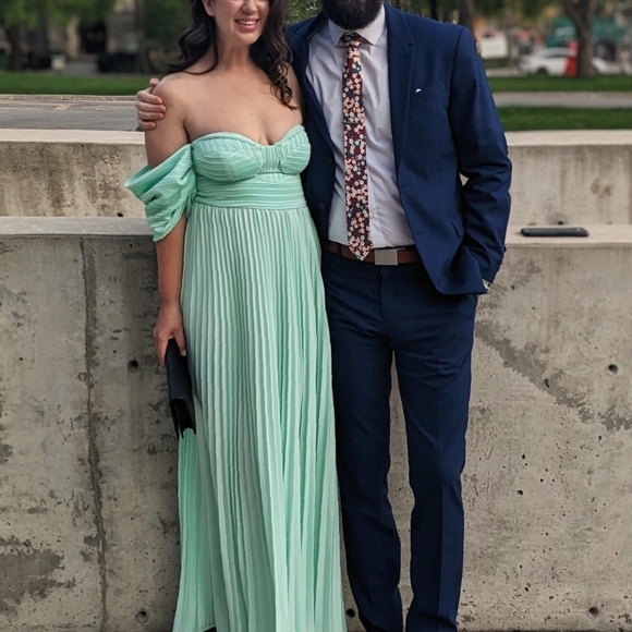 ASOS off the shoulder gown - Sz 6 - Picture 7 of 7